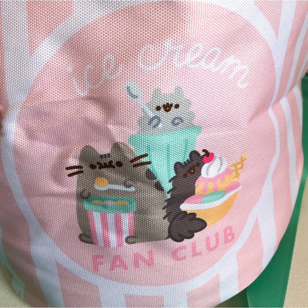 NWT Pusheen Cat Pink / White Stripe Ice Cream Fan Club Round Cooler Bag - Picture 4 of 8